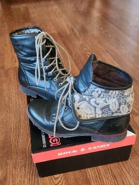 Rock & Candy Women's Black Lace-Accent Lace Up Boots